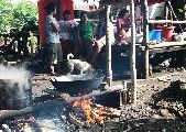 Foto: Cilts sievietes un saldūdens delfīnu meklējumi Borneo